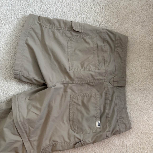 The North Face women's Tan Convertible Hiking Pants size 4 Short - Picture 5 of 6